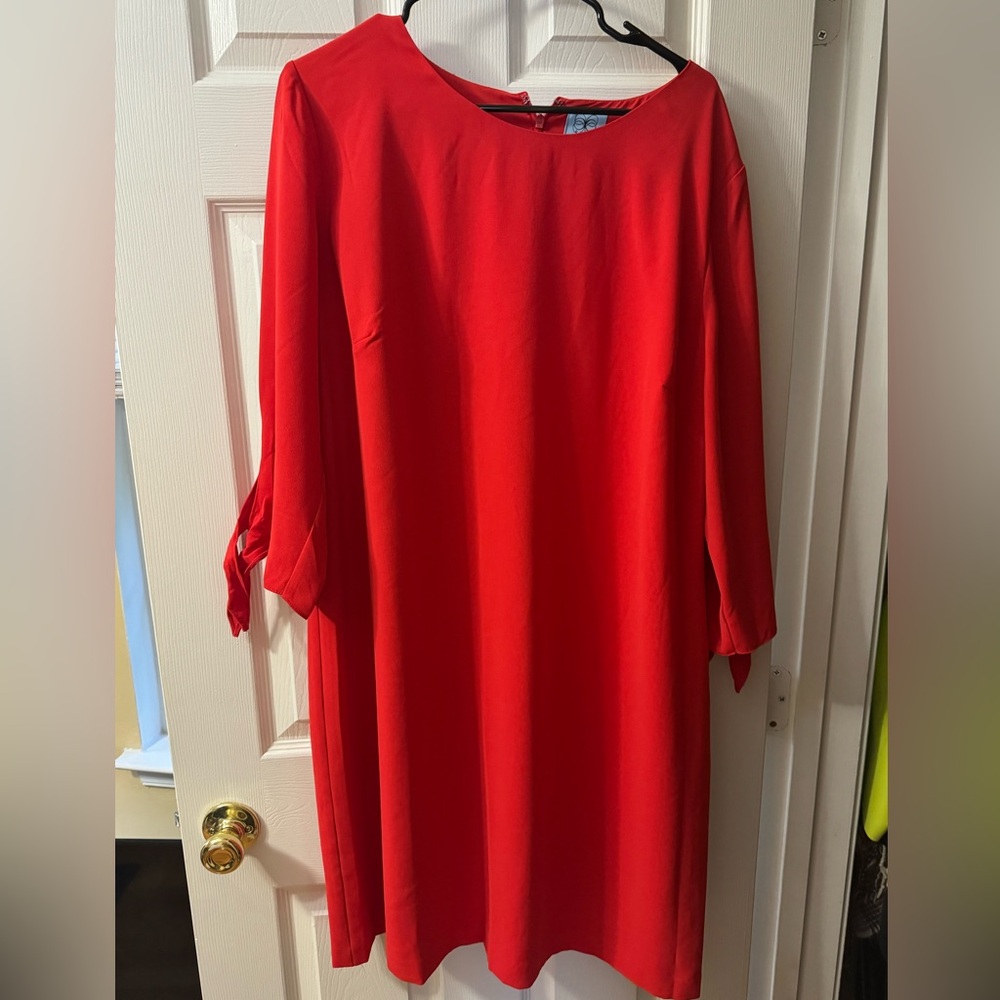 Red quarter length sleeve dress